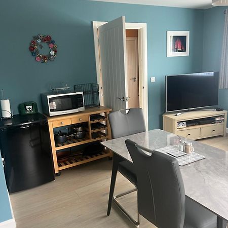 'Kodi'S Place' Well Appointed 1 Bedroom Apartment With Excellent Transport Links And Free Wi-Fi Whiteabbey Eksteriør billede