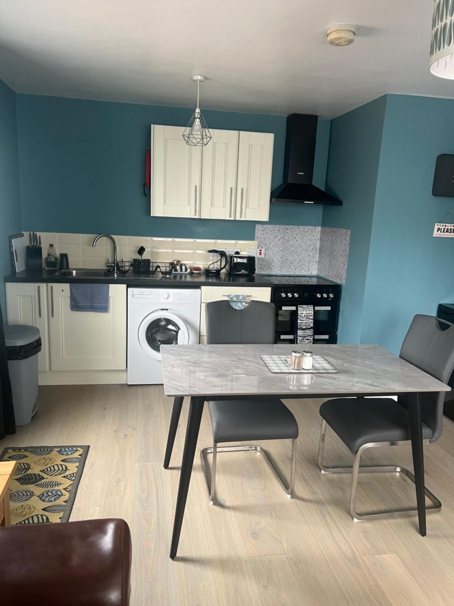 'Kodi'S Place' Well Appointed 1 Bedroom Apartment With Excellent Transport Links And Free Wi-Fi Whiteabbey Eksteriør billede